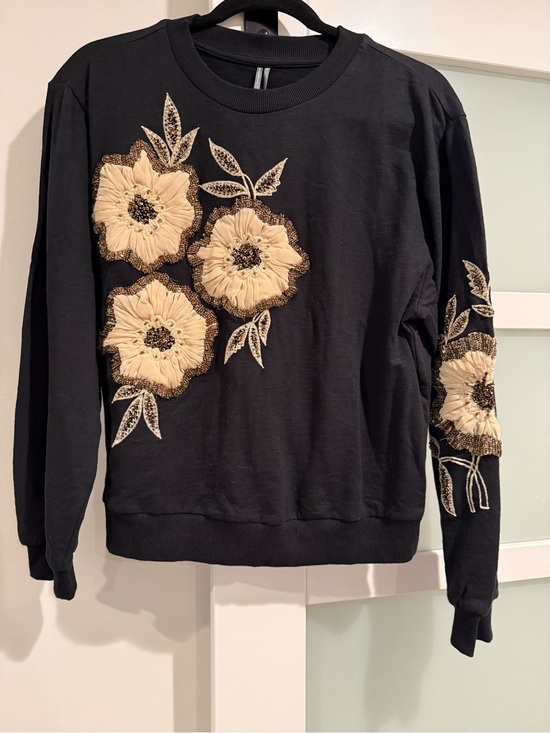 Anthropologie Tops - NWT! Anthropologie Black/sequin flowers sweatshirt size medium.
